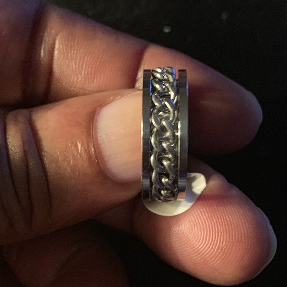 Ring - Picture 4 of 6